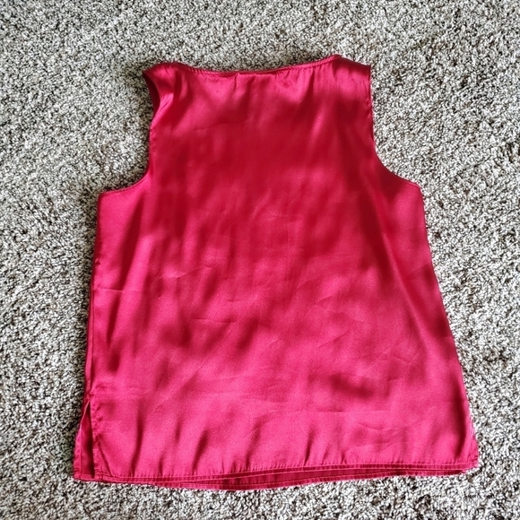 Womens Red Sleevles satin Look Blouse Size Small - Picture 2 of 3